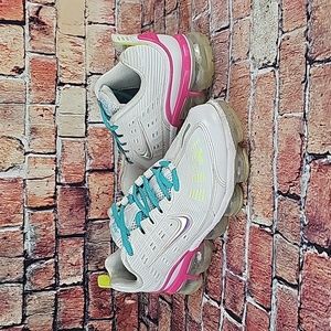 NIKE VAPOR MAX WOMANS SIZE 8.5 GUC